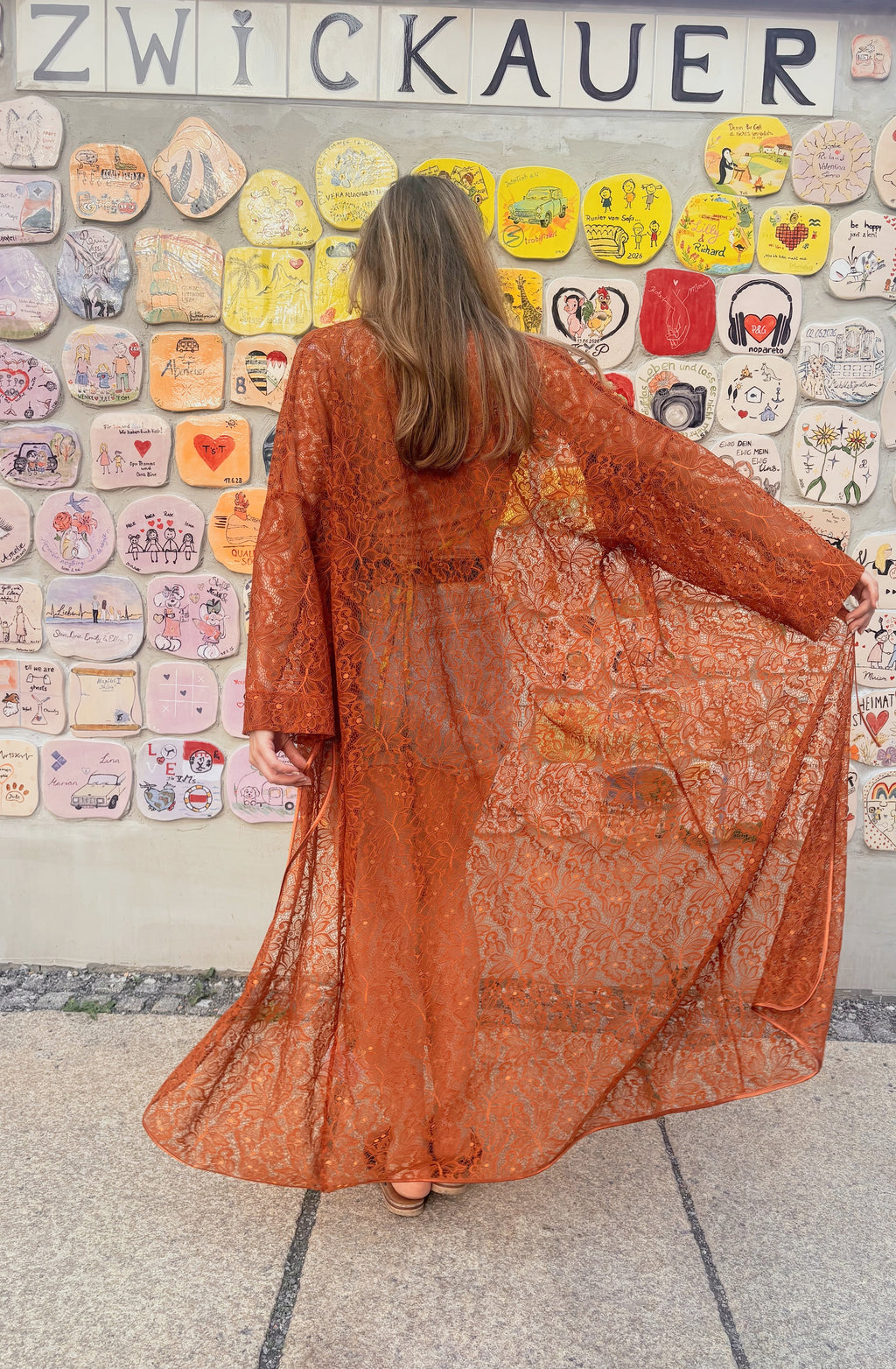 KIMONO SPITZE LTD