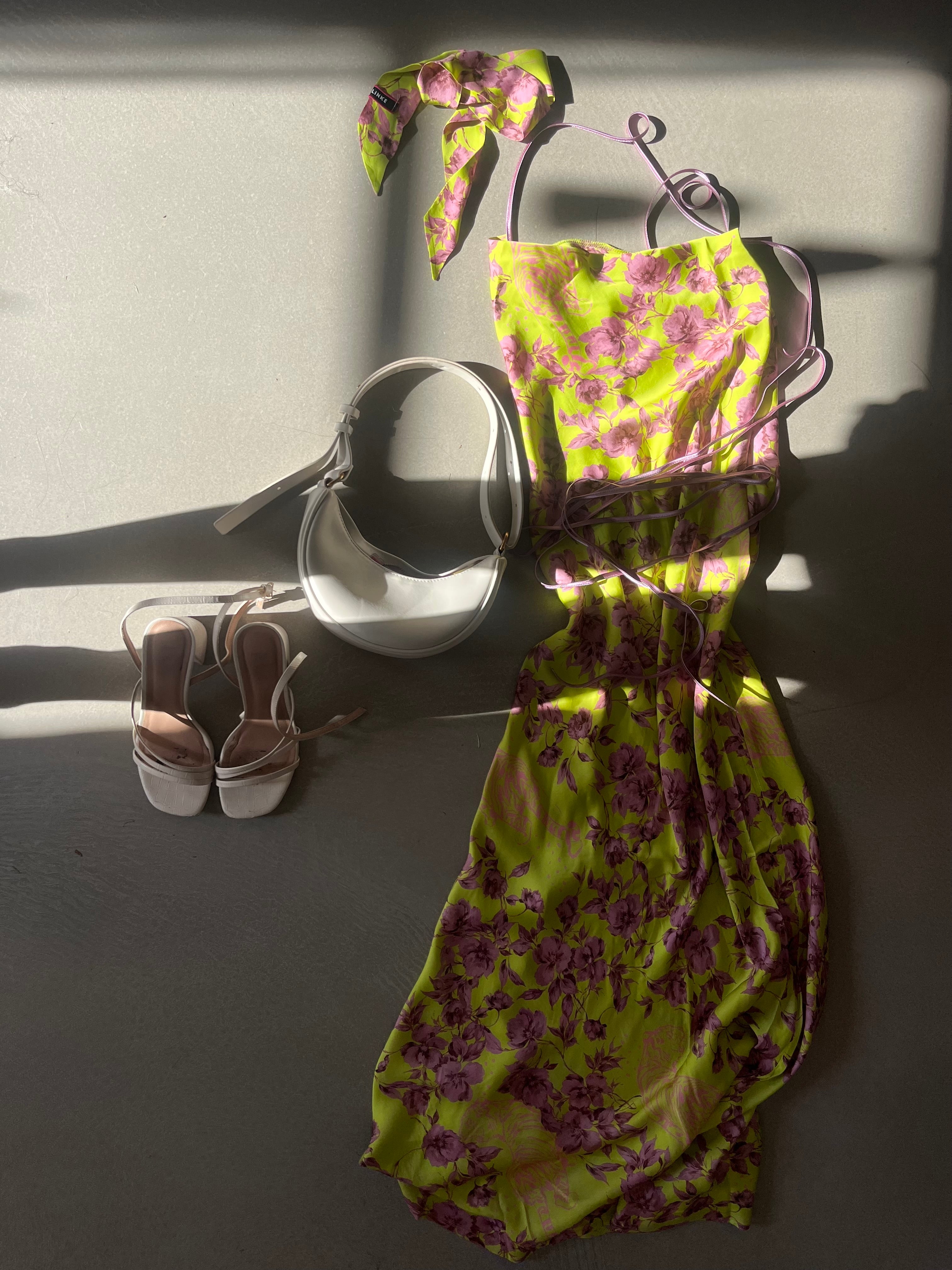 ELEGANTES KLEID