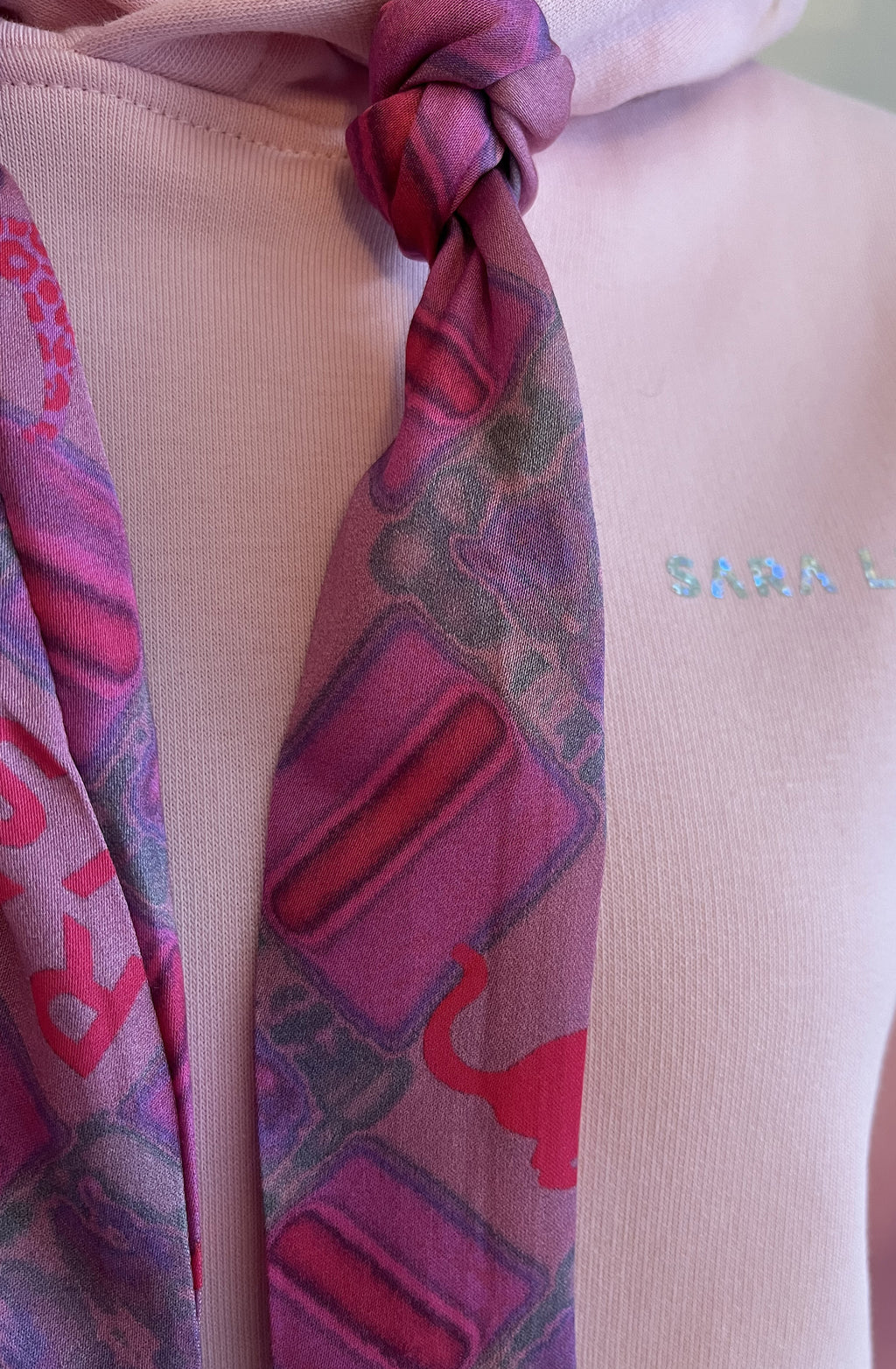 Letzte Größe Rosa Hoodie