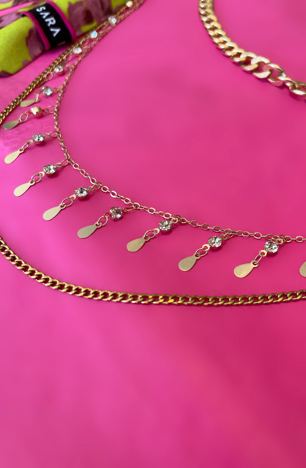 STYLING-KETTE MIT BANDANA