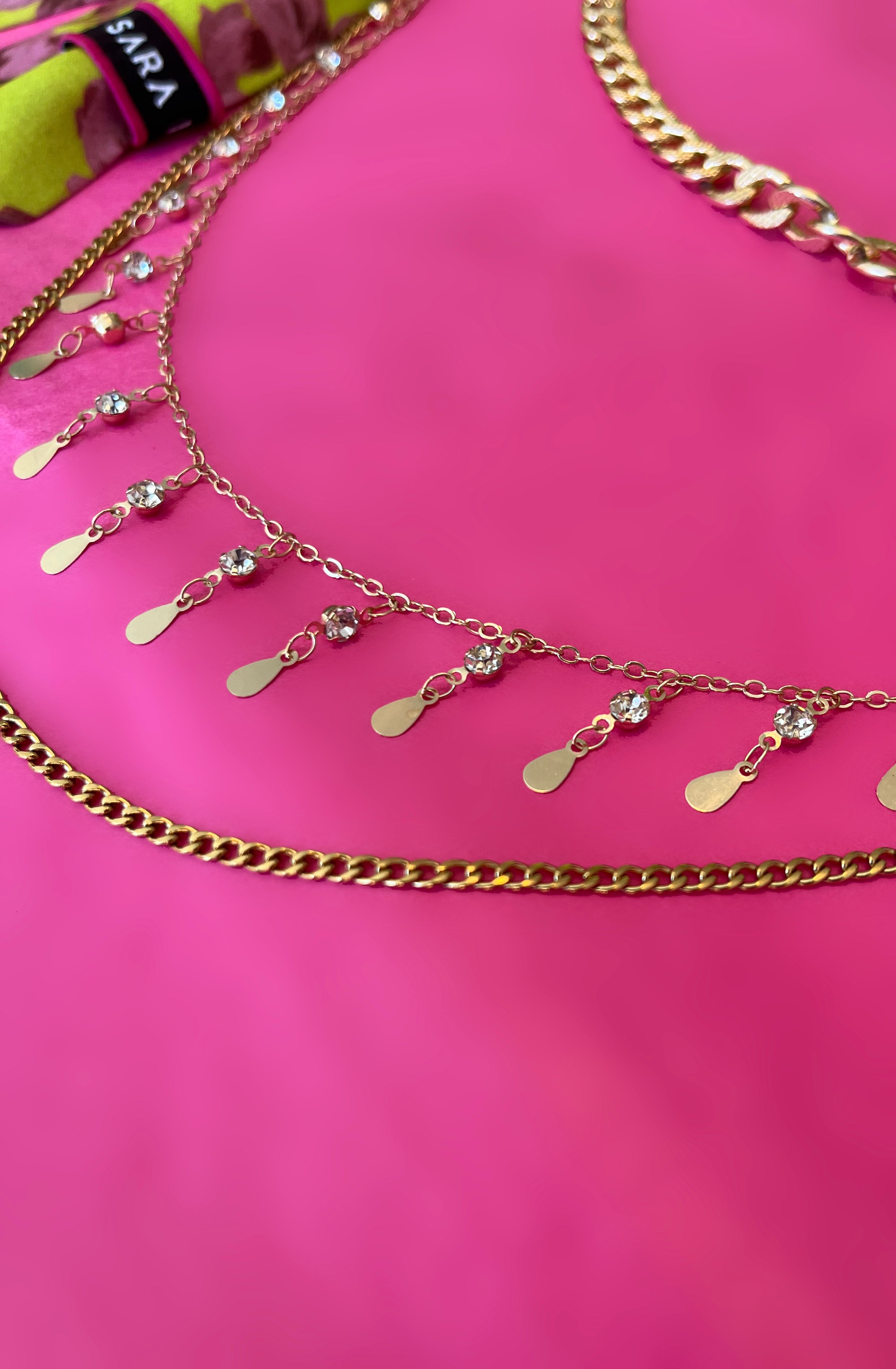 STYLING-KETTE MIT BANDANA