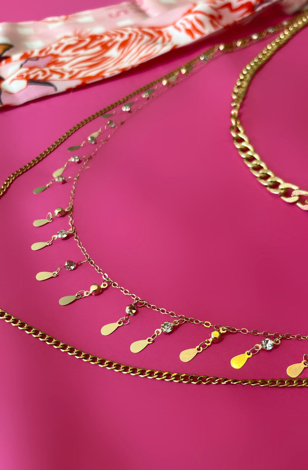 STYLING-KETTE MIT BANDANA